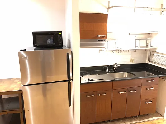 Rented by New York Manhattan Real Estate Incorporated | media 28