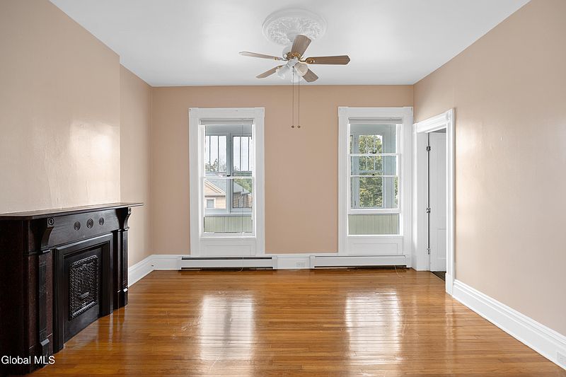 5th image of 30 Sheridan Avenue