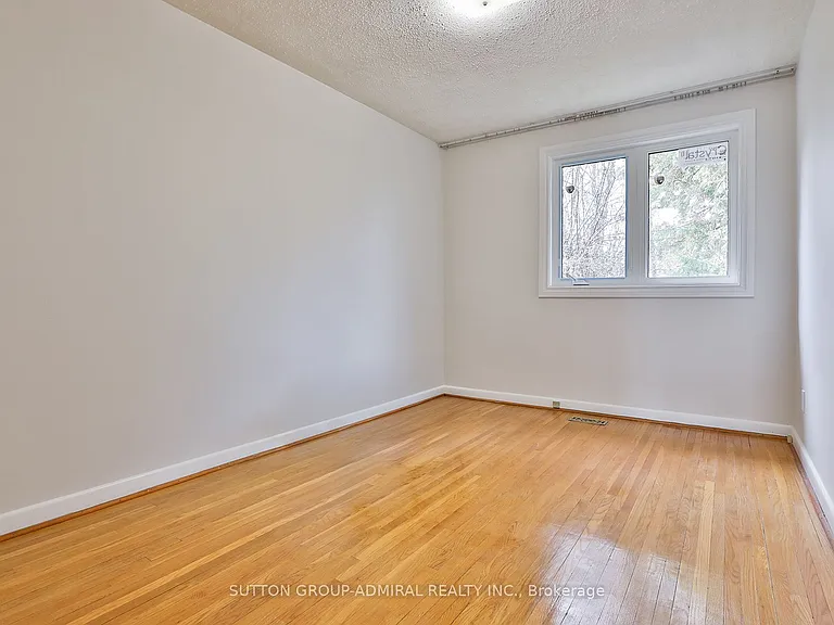264 McConvey Dr — Photo 10