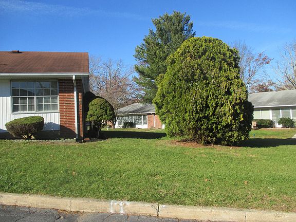 4th image of 554A Sheffield Ct #1001