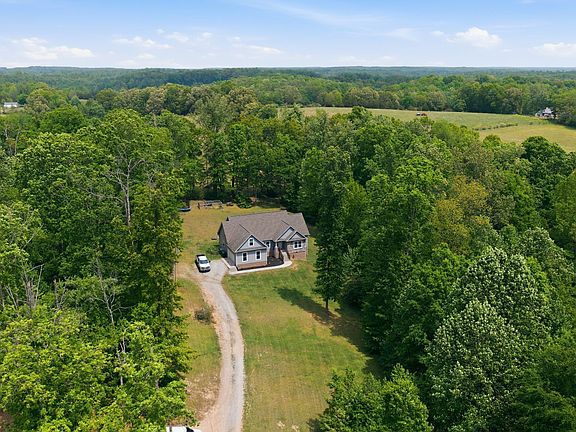 3rd image of 1091 Garton Rd