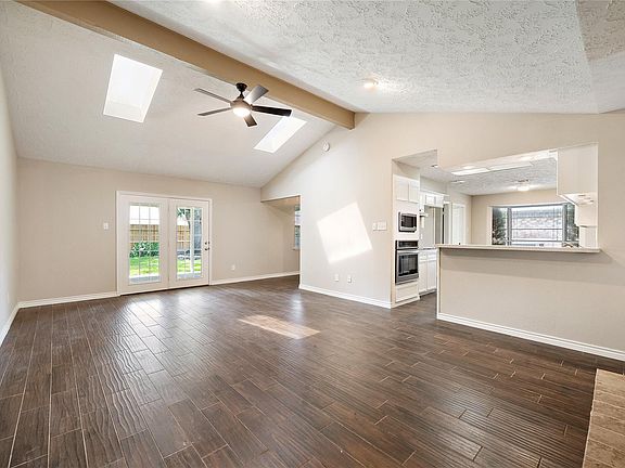 3rd image of 4811 Marywood Dr