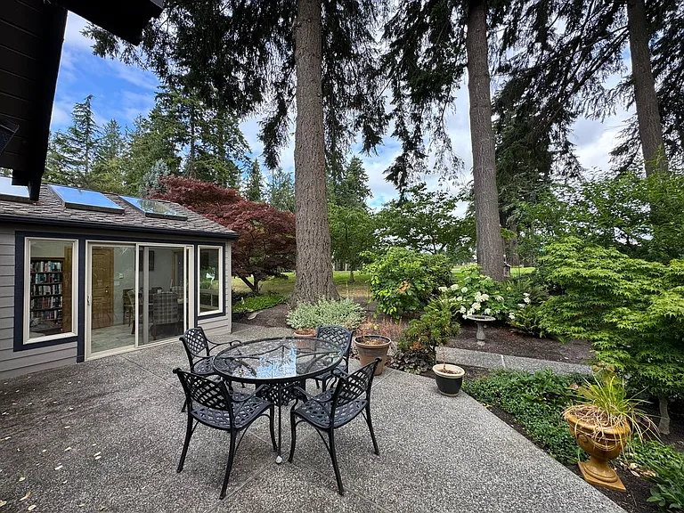 16459 Fairway Dr — Photo 31