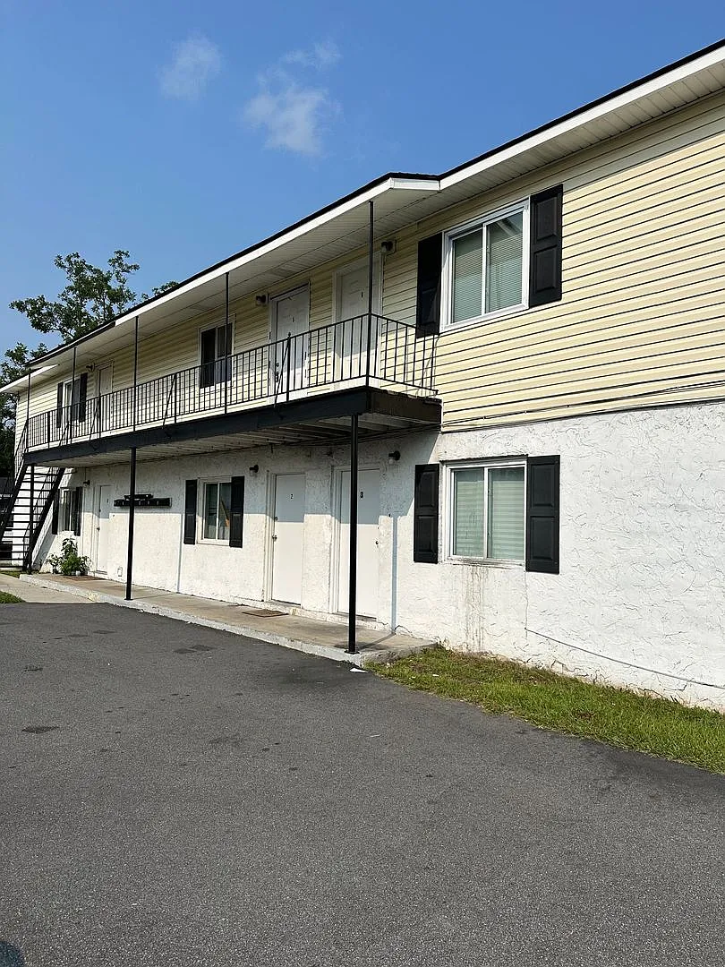 1301 Stiles Ave — Photo 3