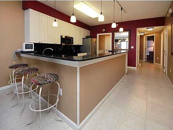 3rd image of 50 Monaco St Unit 211