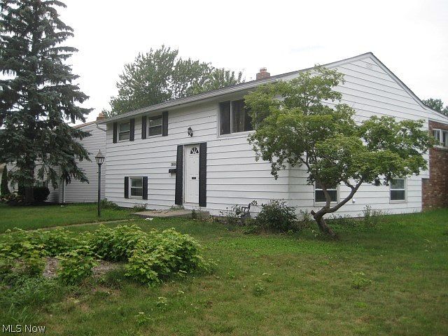1st image of 36687 Lakehurst Dr