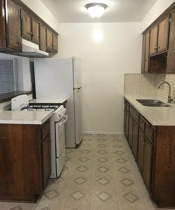 1st image of 6136 Woodlawn Ave APT C