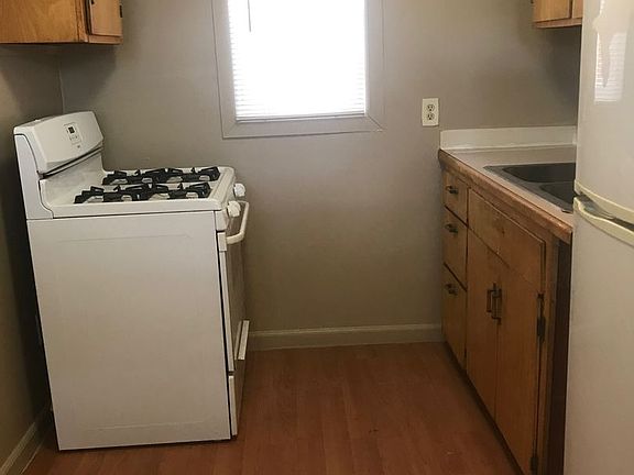 4th image of 223 S 28th St #221
