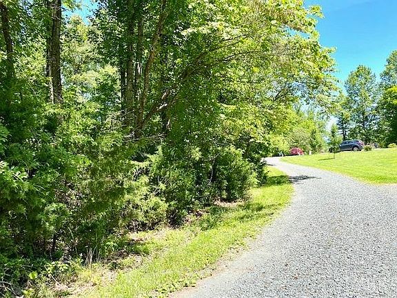 5th image of 156 Redbud Ln