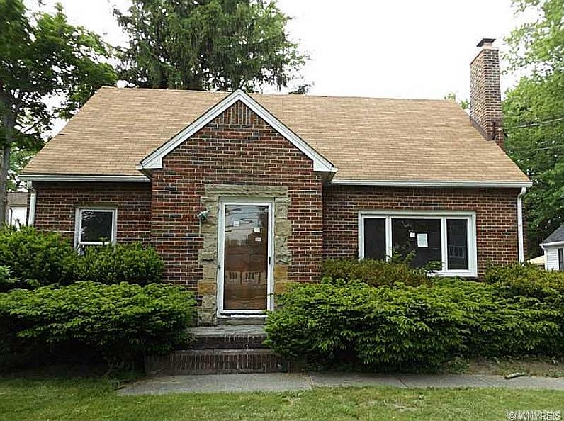 1st image of 272 E Main St