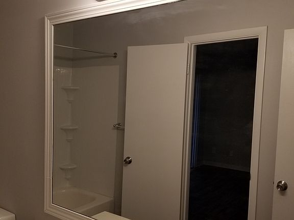 3rd image of 195 Governors Dr
