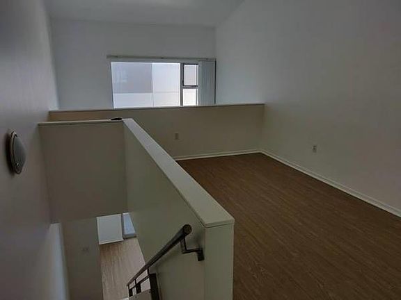 5th image of 750 11th Ave Unit 108