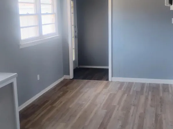 313 52nd St, Lubbock, TX 79404