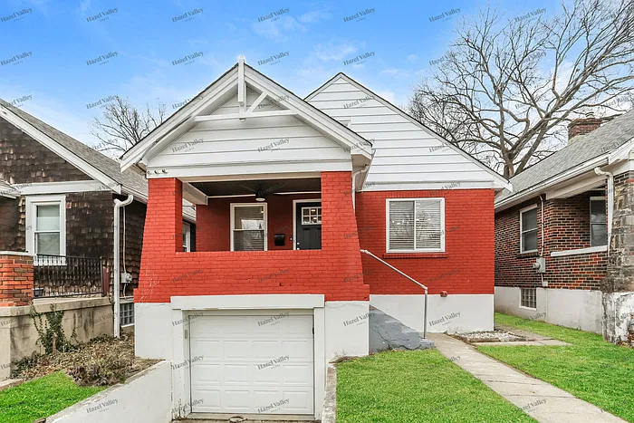 3 bed, 1.5 bath, 984 sqft, $1,750 — Photo 1