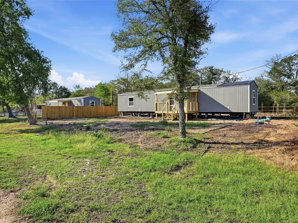 38894 West Dr, Hempstead, TX 77445