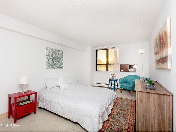 4th image of 300 W 110th St APT 11H