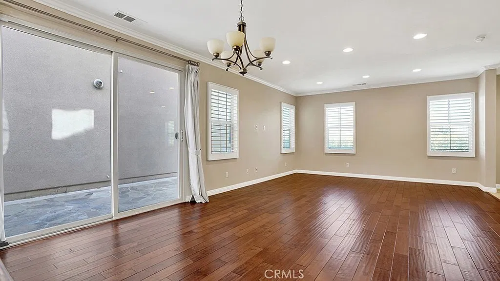 3 bed, 2.5 bath, 1790 sqft, $4,890 — Photo 3
