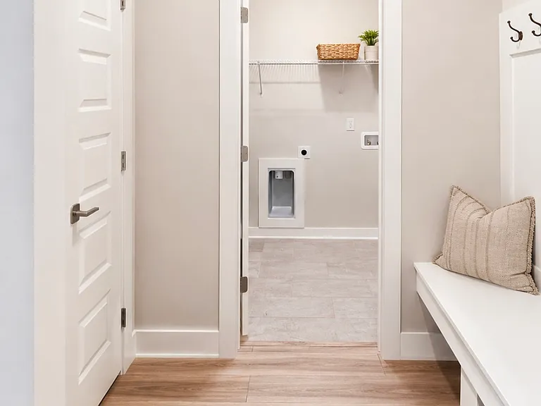1013 Nature Ln — Photo 3