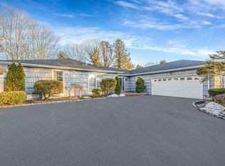 15 Crawford Dr, Dix Hills, NY 11746