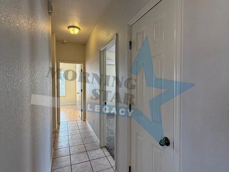 2935 Scenic Cir — Photo 3