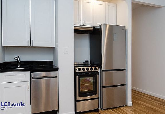 4th image of 450-452 E 81st St #2