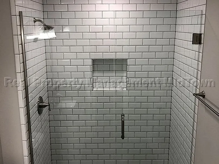 2325 Warwick Ave — Photo 21