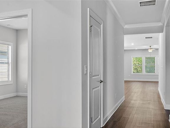 4th image of 106 Hickory Run