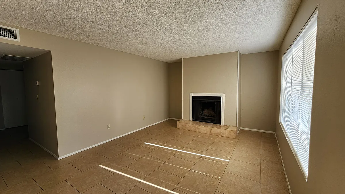 Building Photo - 106 E Duke Dr
