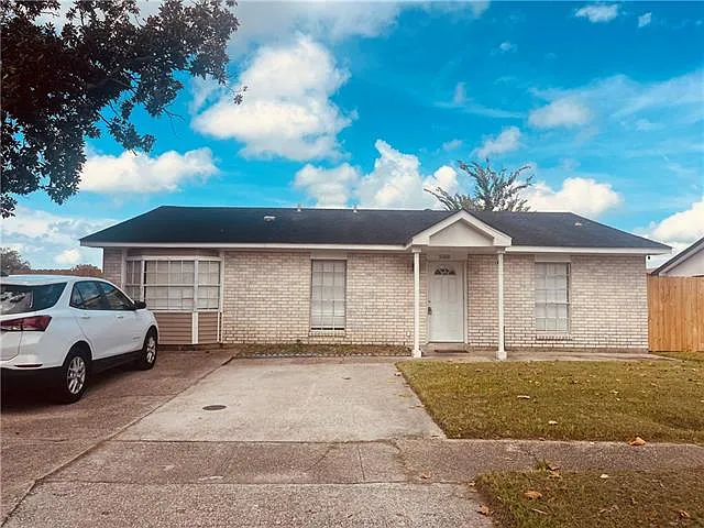4 bed, 2.0 bath, 1500 sqft, $1,700 — Photo 1