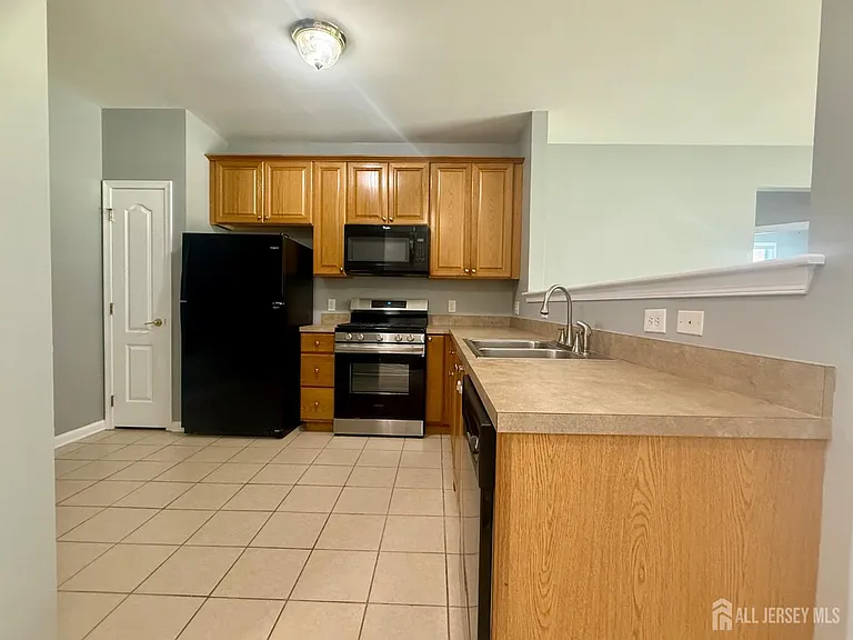 3213 Edward Stec Blvd — Photo 4