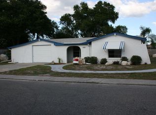 9424 Maxwell Ln, Port Richey, FL 34668