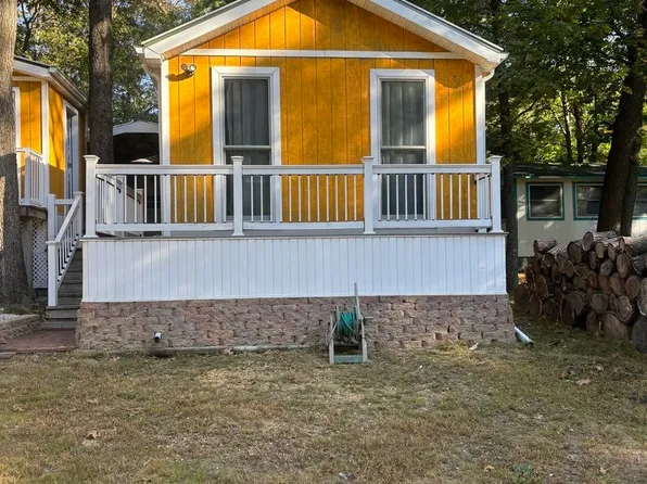 21-204 Woodhaven Dr E, Sublette, IL 61367