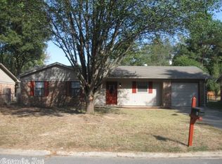 16 Woodlawn Dr, Conway, AR 72034