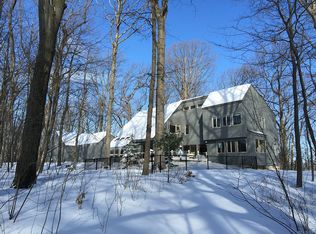 5059 Green Meadows Rd, Grand Blanc, MI 48439