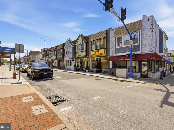 4 Gay St APT B, Phoenixville, PA 19460