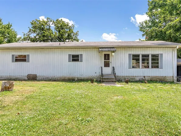 720 Fairfield Dr, Fairview Heights, IL 62208