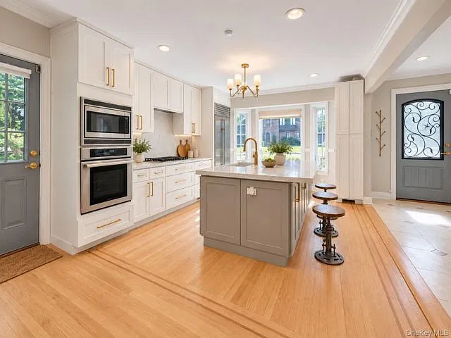 4 bed, 6.0 bath, 3425 sqft, $10,500 — Photo 3