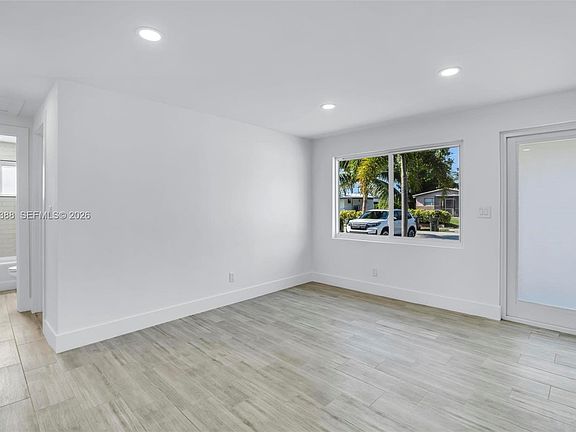 5th image of 311 NW 12th Ave
