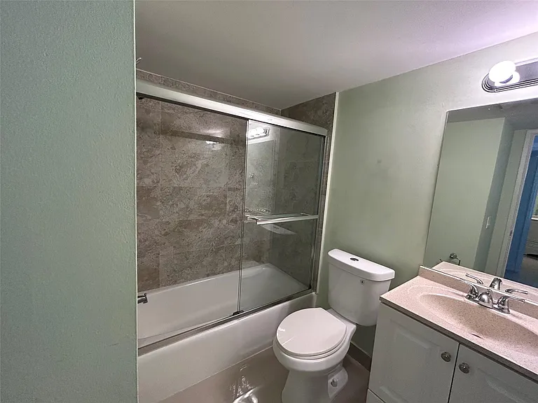 2800 NE 14th Street Cswy #207 — Photo 14