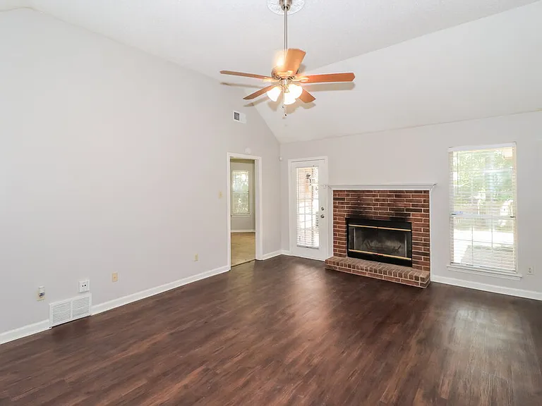 5686 Richburg Ave — Photo 5