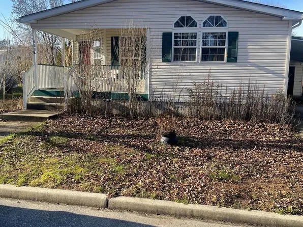 602 Club Dr, Williamstown, NJ 08094