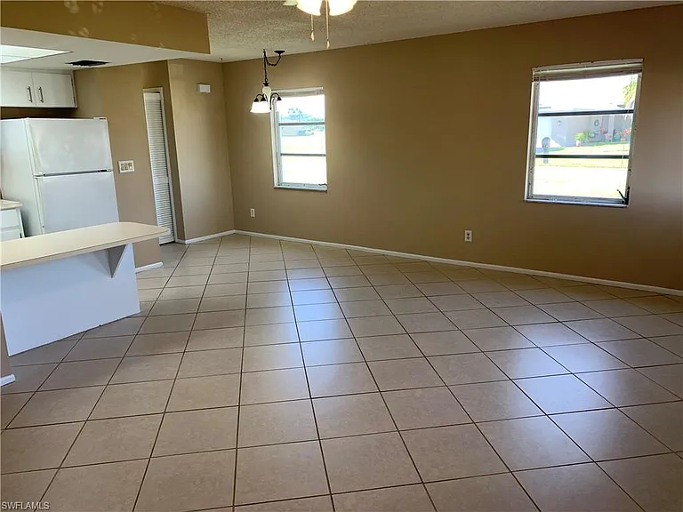 303 SW 3rd Pl #2 — Photo 6