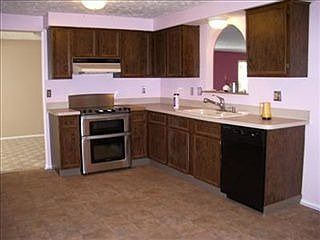 4th image of 5770 Grovewood Dr