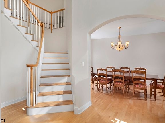 5th image of 5 Alvamar Ct
