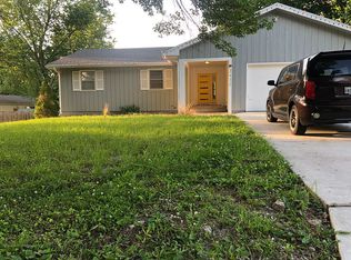 2420 Danbury Pl, Lawrence, KS 66049