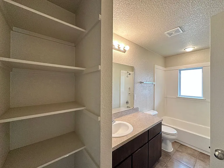 2328 Verna Lee Blvd — Photo 21