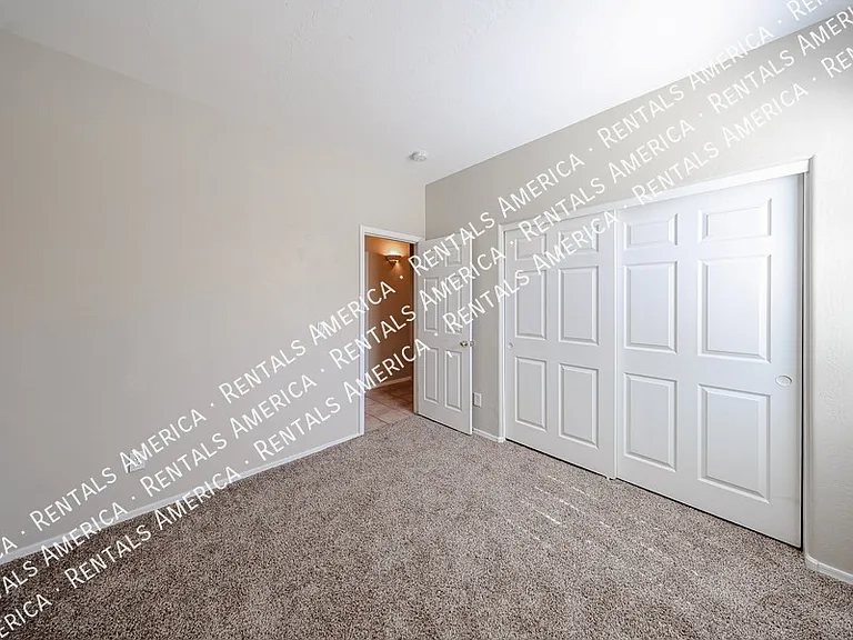 16926 W Nottingham Way — Photo 12