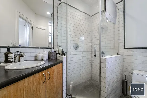 Rented by Bond New York | media 6