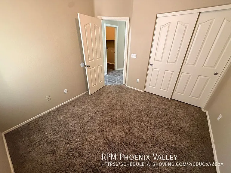 2517 S 116th Ave — Photo 13