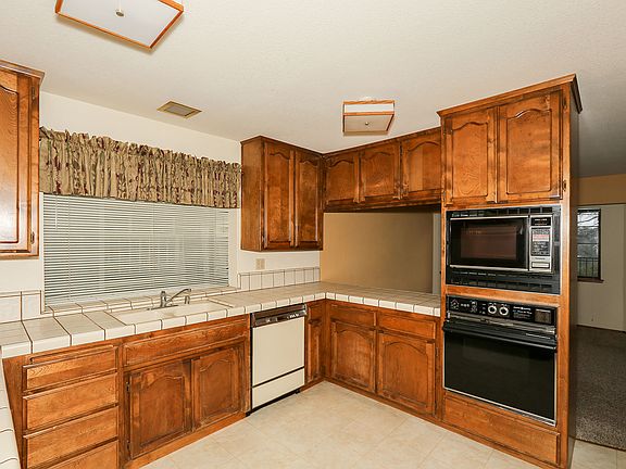 5th image of 18211 Hummingbird Dr